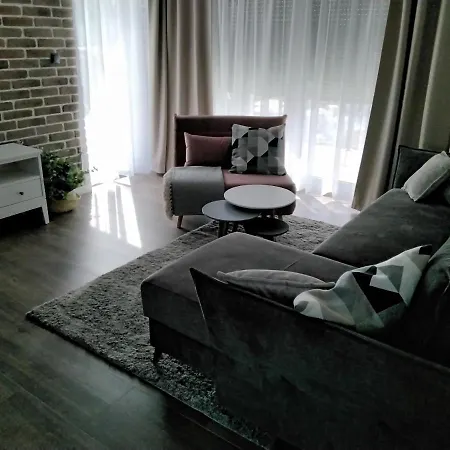 Klifowa 65 *